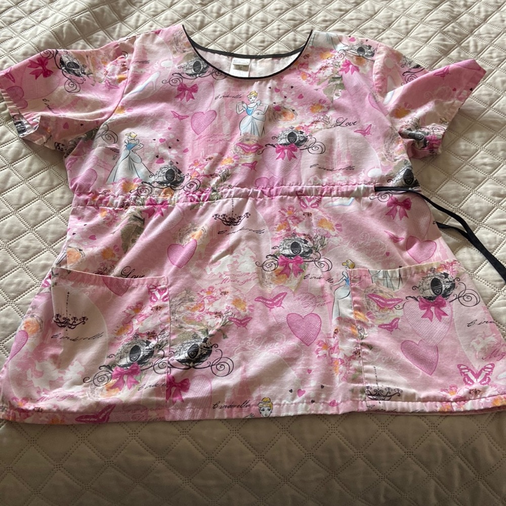 Like new Disney scrub top featuring Cinderella.